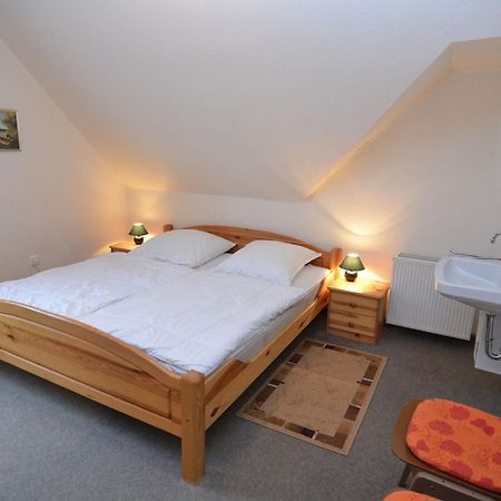 Nice Holiday Home Near Ski Area Medebach Exterior foto